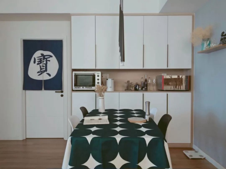 頂天立地的餐邊柜，就是那么的能裝！