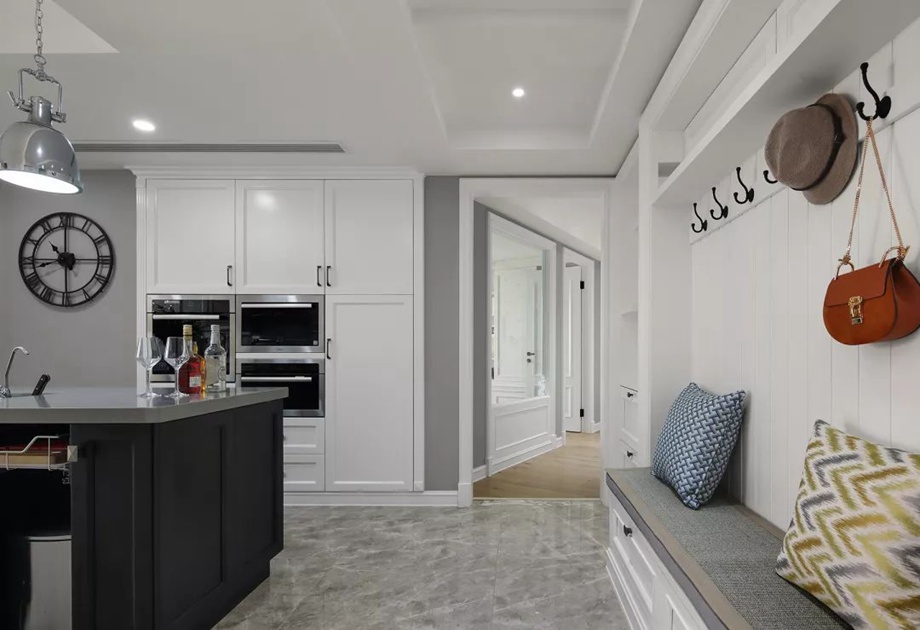 156平的美式風(fēng)大宅，不規(guī)則的戶型，卻有書房和影音室