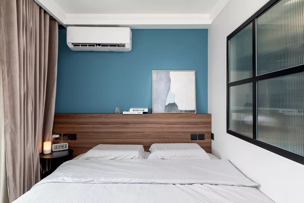 63平的簡(jiǎn)約風(fēng)小戶型，臥室里還擠出了衣帽間，媲美樣板間