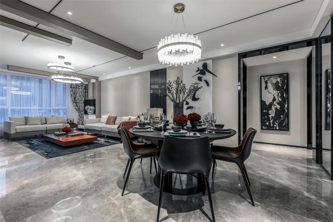 125㎡優(yōu)雅新中式，加入很多中式元素裝飾，營造氛圍感