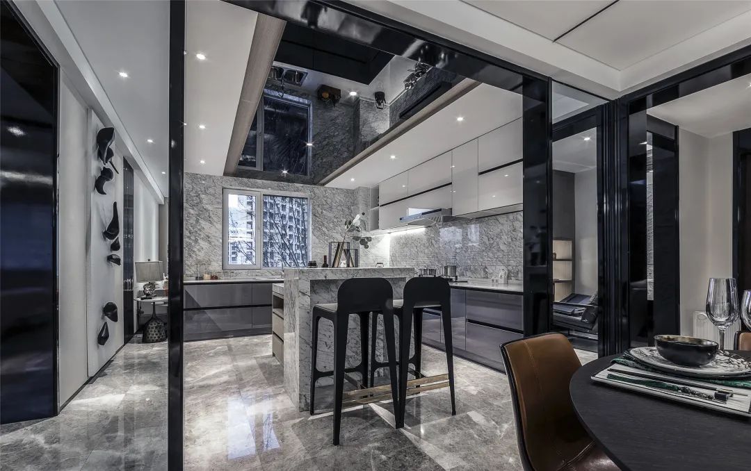 125㎡優(yōu)雅新中式，加入很多中式元素裝飾，營造氛圍感