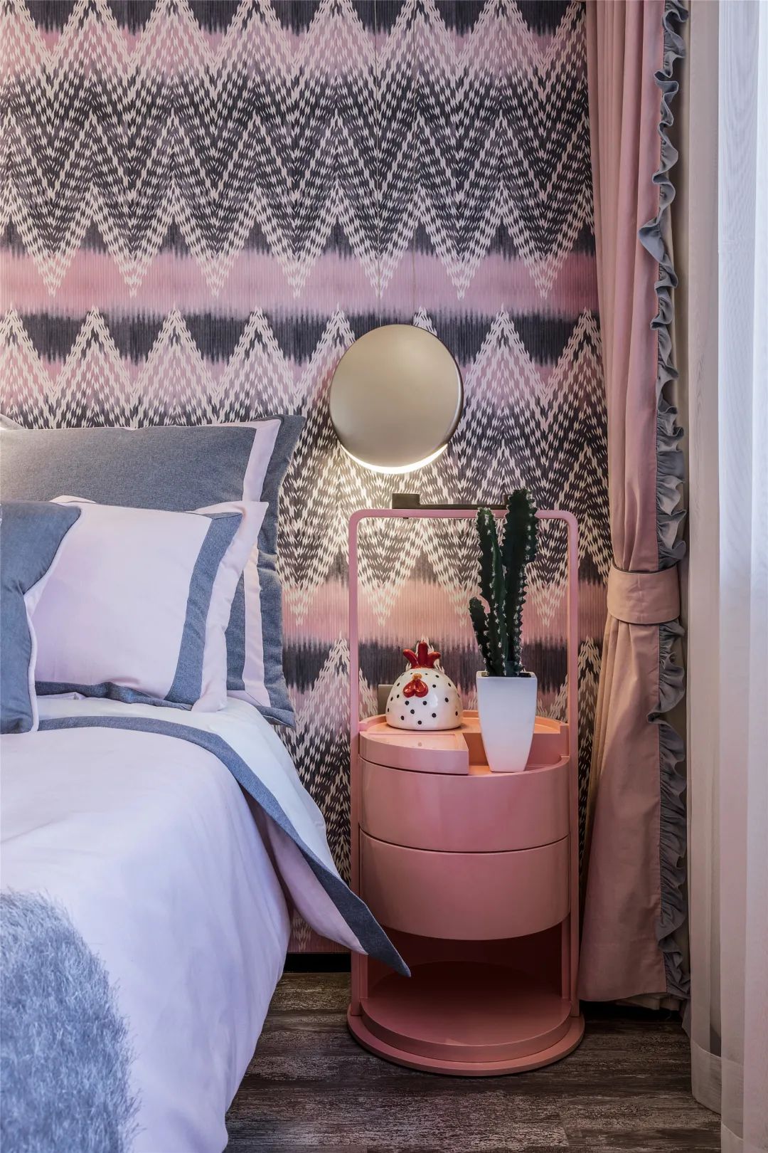 125㎡優(yōu)雅新中式，加入很多中式元素裝飾，營造氛圍感