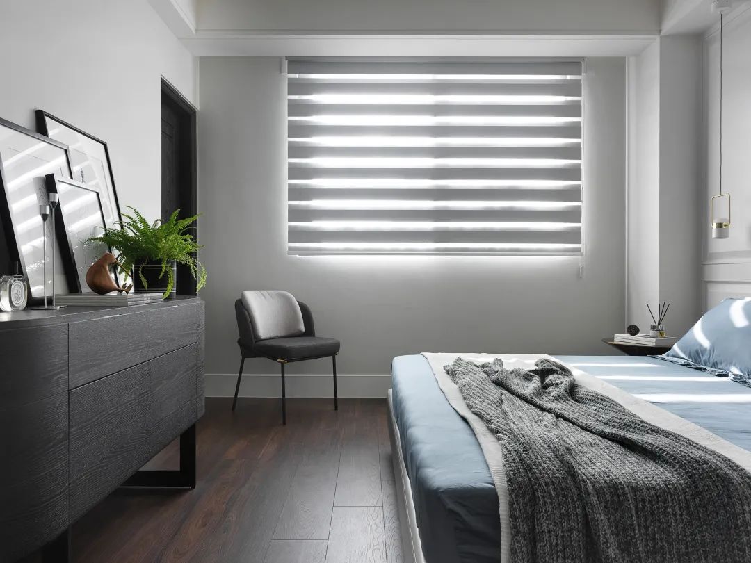 140㎡現(xiàn)代高級(jí)灰，簡(jiǎn)約優(yōu)雅，明亮溫馨