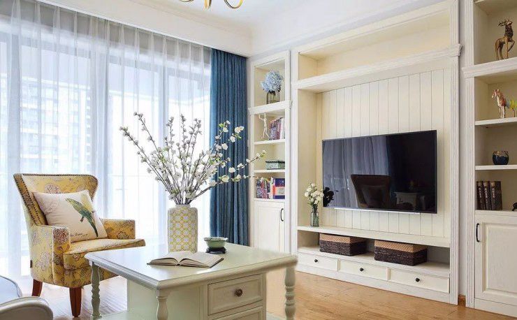 對于小戶型來說，電視背景墻做收納，比其他設(shè)計(jì)實(shí)用多了！