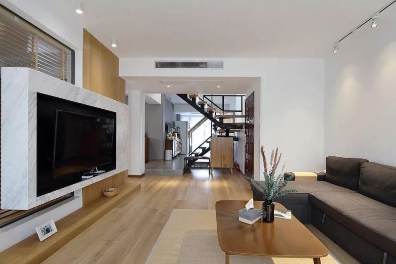 147平的復(fù)式大宅，樓頂弄個(gè)露天影院，讓人羨慕不已